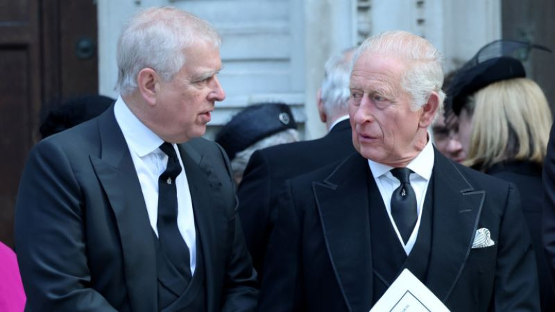 Крал Чарлз и Стармър единодушни за ареста на Андрю: Никой не е над закона